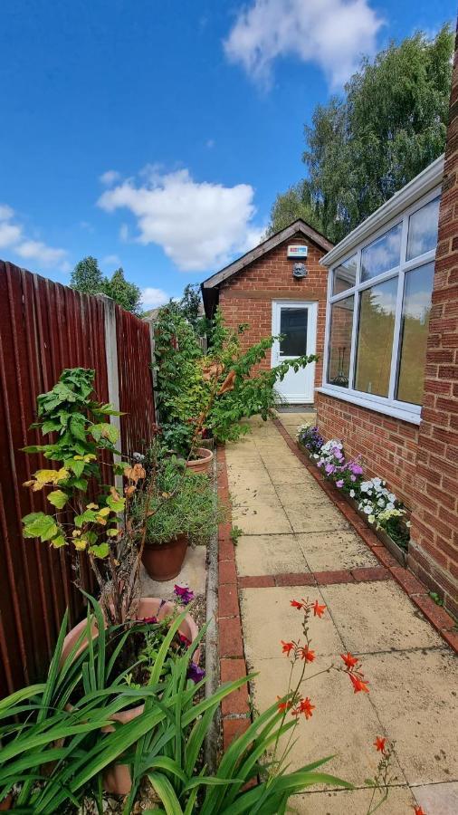 Glebe House, Private Entrance, Free Parking On Drive, Self Check In, Netflix Bed and Breakfast Ashford  Eksteriør billede
